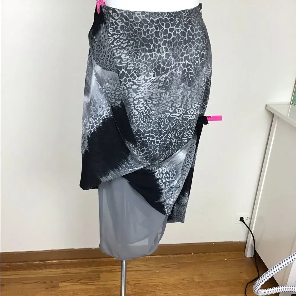 Gianni gray 2 pc skirt and top set size 12.